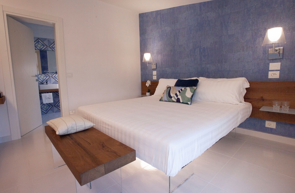 aquamaris design suite and spa