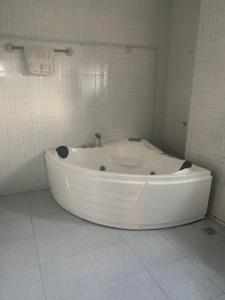 gyeuti citi hotel and suites