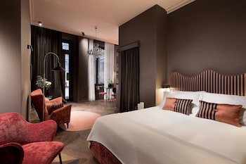 agora boutique stays