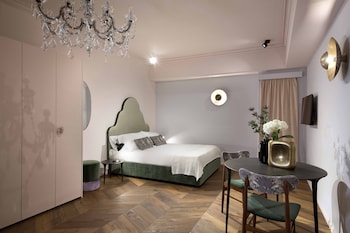 agora boutique stays