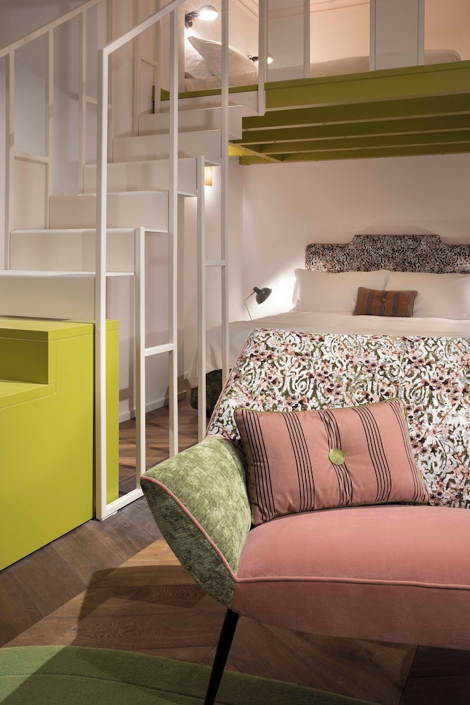 agora boutique stays