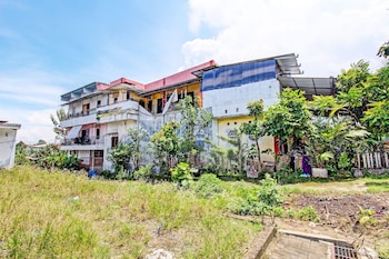 spot on 92156 adinda kost