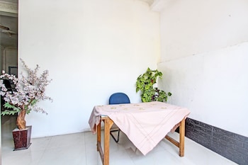 spot on 92156 adinda kost