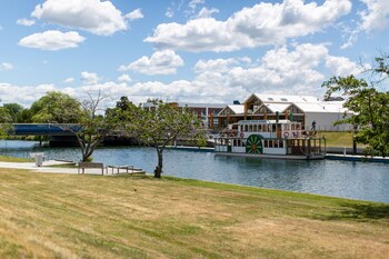 riverlands holiday park