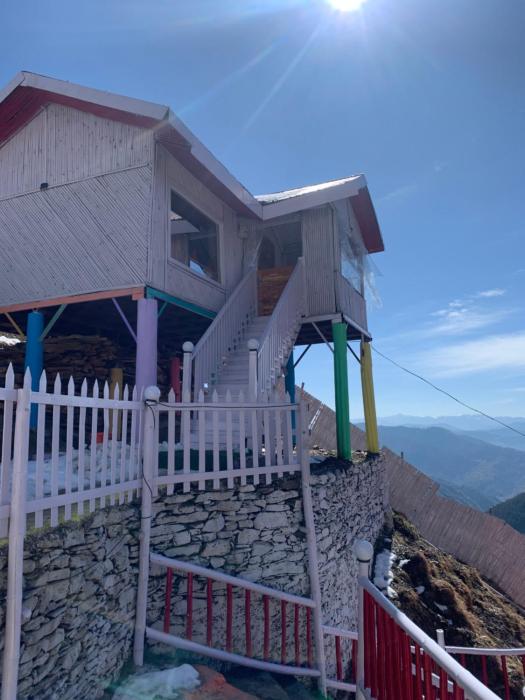 the wonderland cottages and cafe