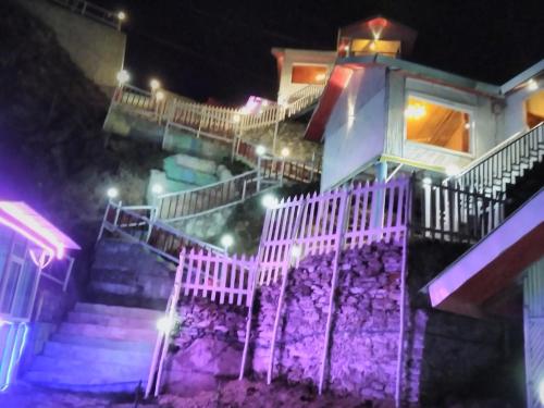 The Wonderland Cottages & Cafe,Nh05 Firnoo Moud Post Office Narkanda Tehsil Kumarsain  District Shimla Himachal Pradesh Tehsil Kumarsain  District Shimla Himachal Pradesh Pin Coad 171213,3 star