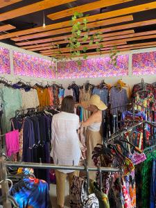 elepath lodge pinnawala