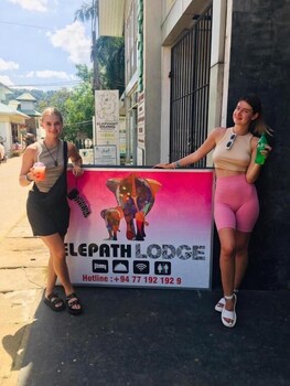 elepath lodge pinnawala