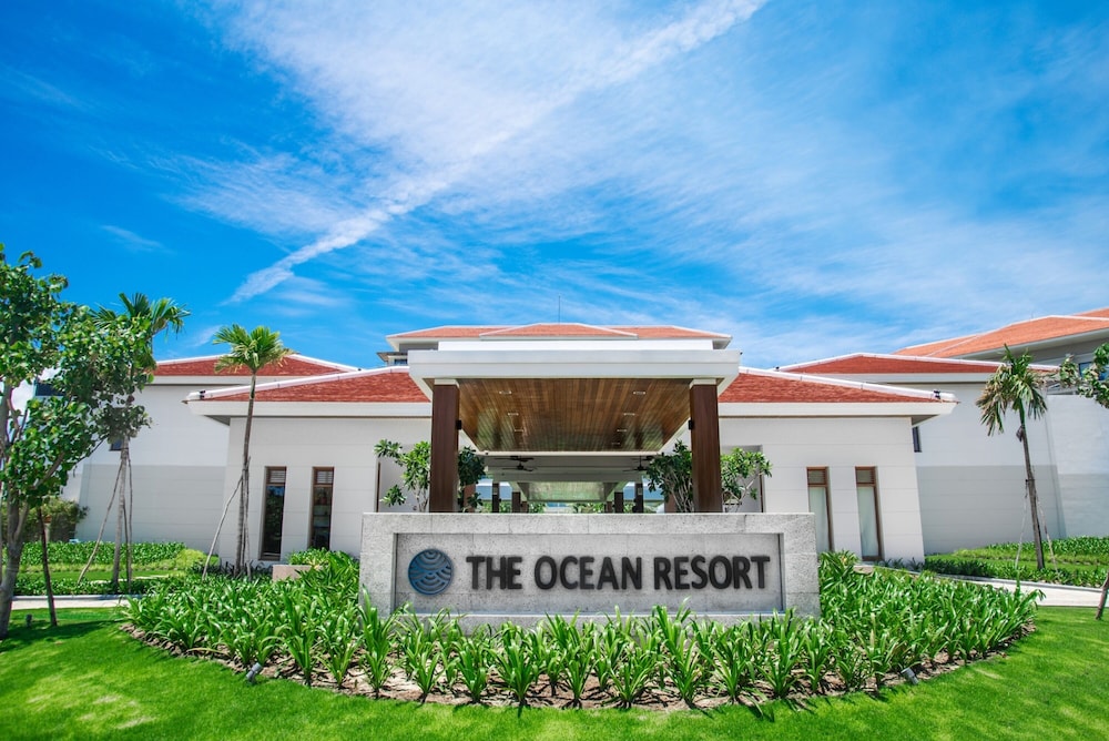 danang ocean beach villa