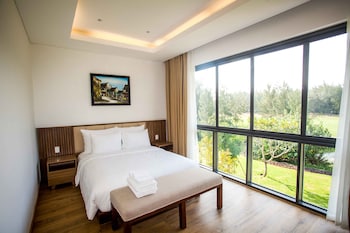 danang ocean beach villa