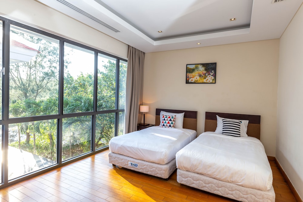 danang ocean beach villa