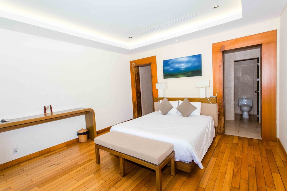 danang ocean beach villa
