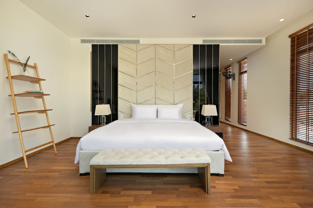 danang ocean beach villa