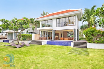 danang ocean beach villa