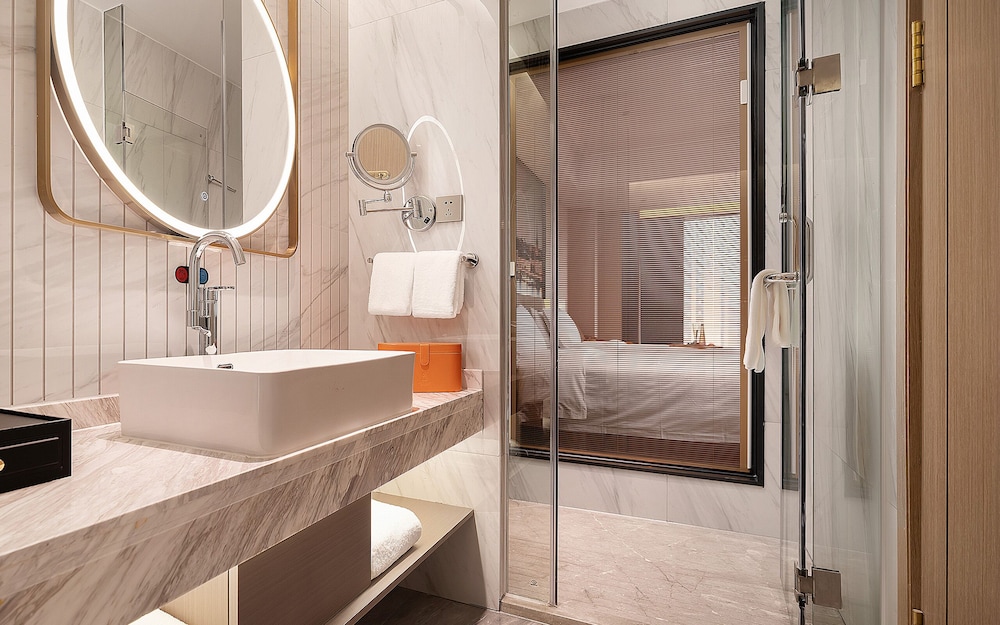 venus international hotel