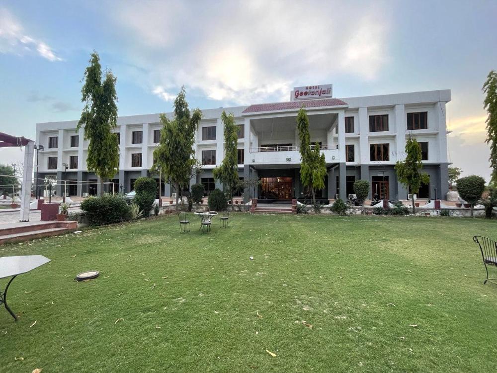 geetanjali hotel and motel