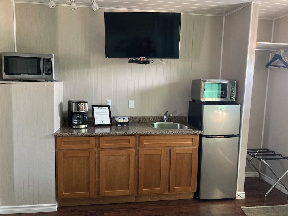 jackfish lake cottages motel