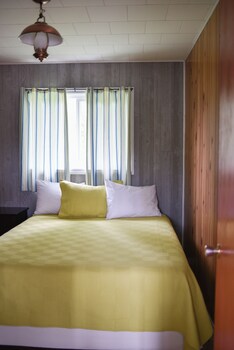 jackfish lake cottages motel