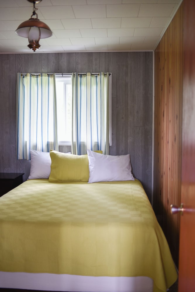 jackfish lake cottages motel