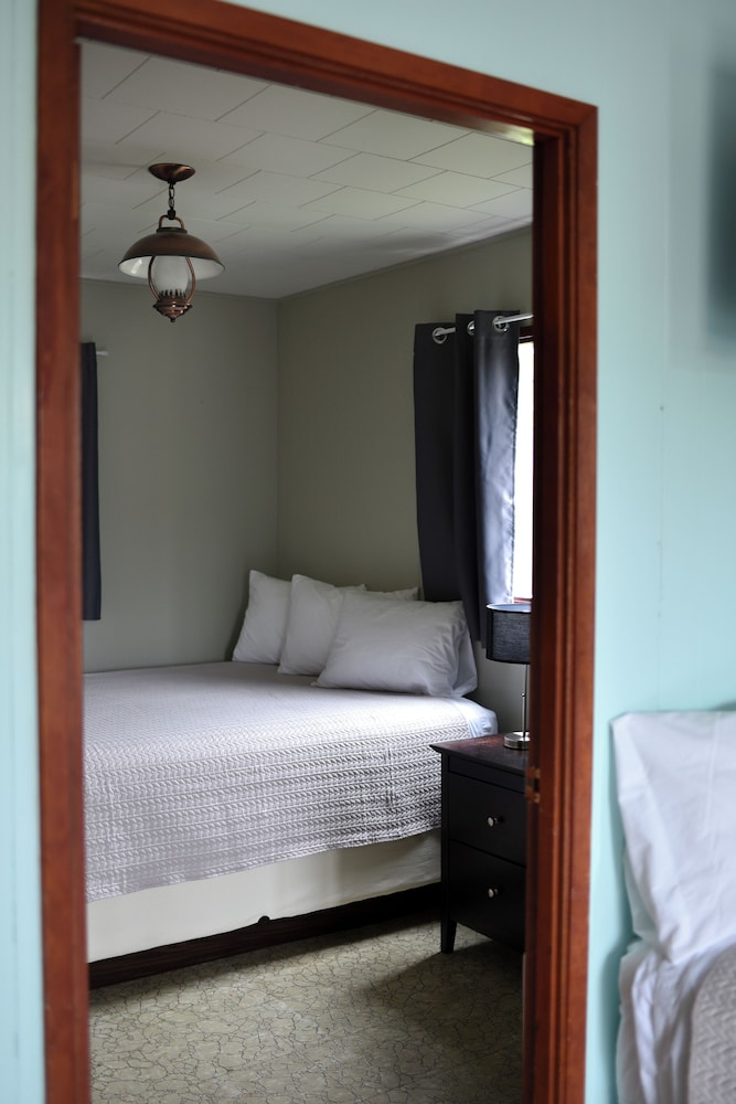 jackfish lake cottages motel