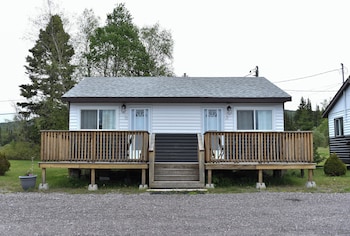 jackfish lake cottages motel