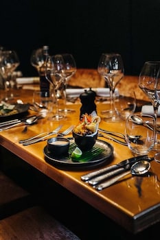 funky monk restaurant and rooms