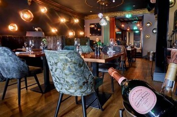 funky monk restaurant and rooms