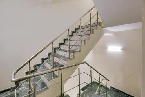 flagship hotel dream view near omaxe celebration mall