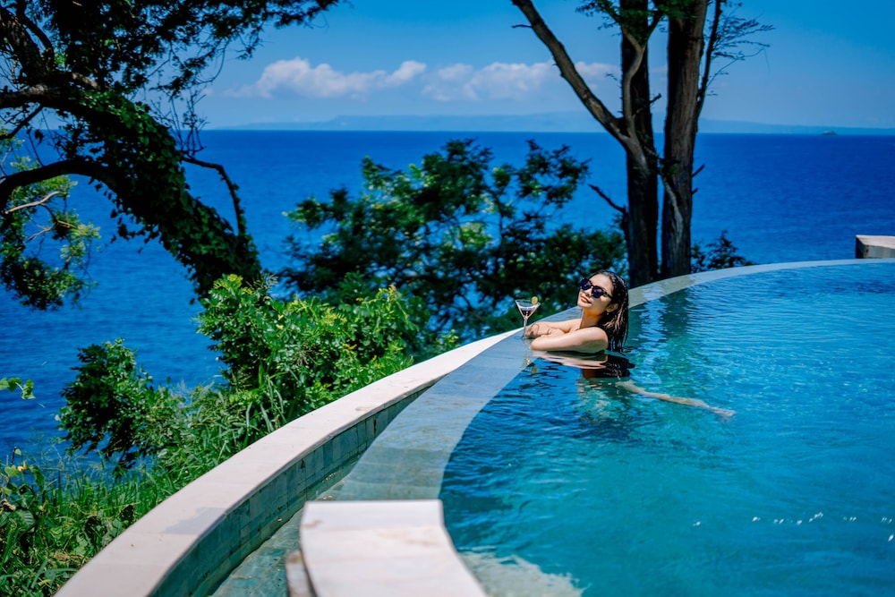 bali cliff glamping