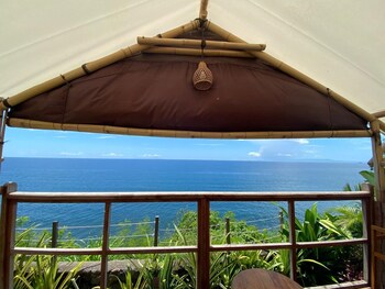bali cliff glamping