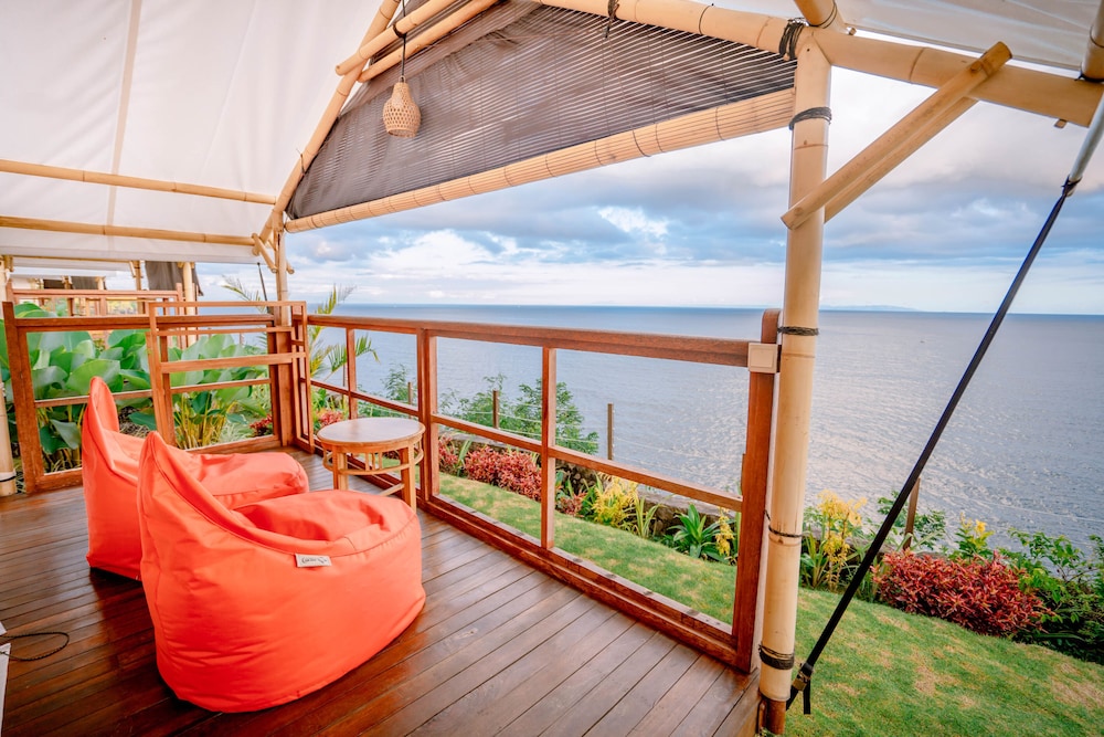 bali cliff glamping