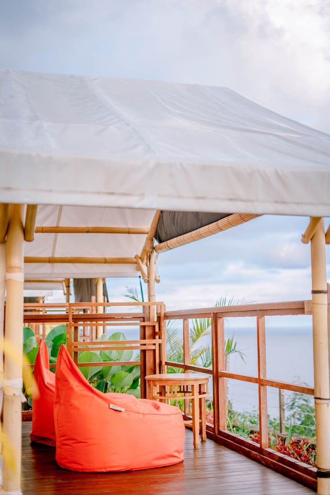 bali cliff glamping