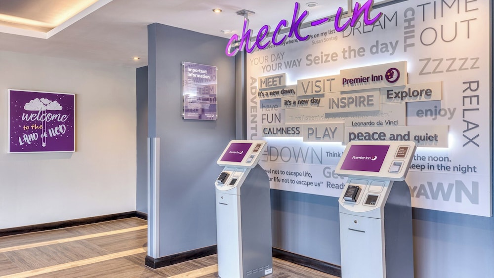 premier inn bristol parkway m32