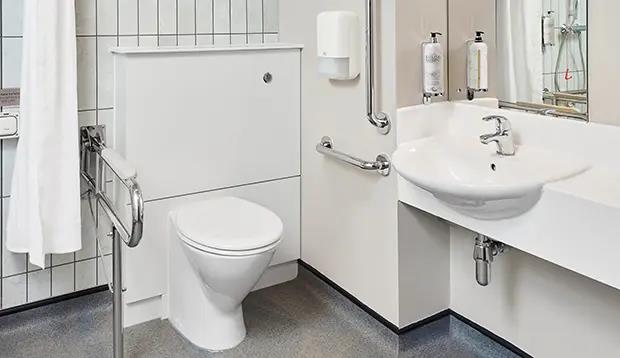 premier inn bristol parkway m32