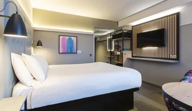 premier inn bristol parkway m32