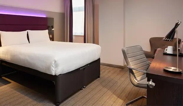 premier inn bristol parkway m32