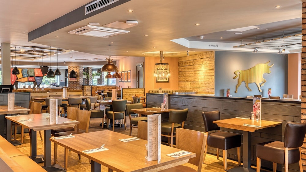 premier inn bristol parkway m32