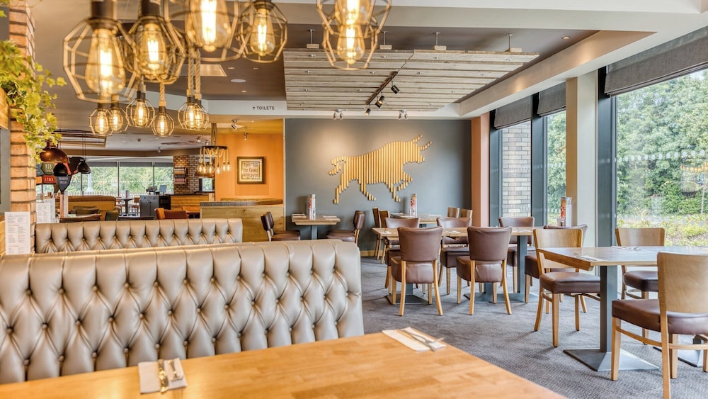 premier inn bristol parkway m32