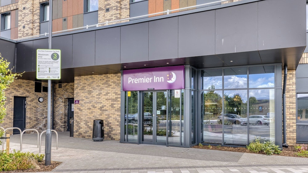 premier inn bristol parkway m32