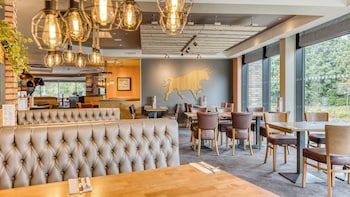 premier inn bristol parkway m32