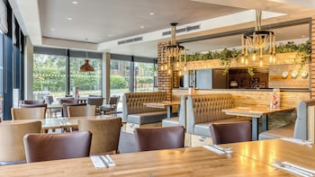 premier inn bristol parkway m32