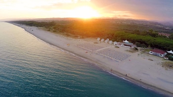 villaggio triton aurum hotels