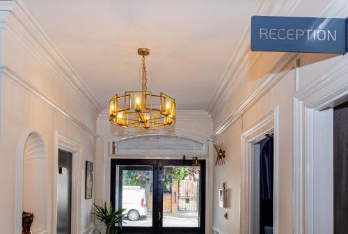 woodford hotel