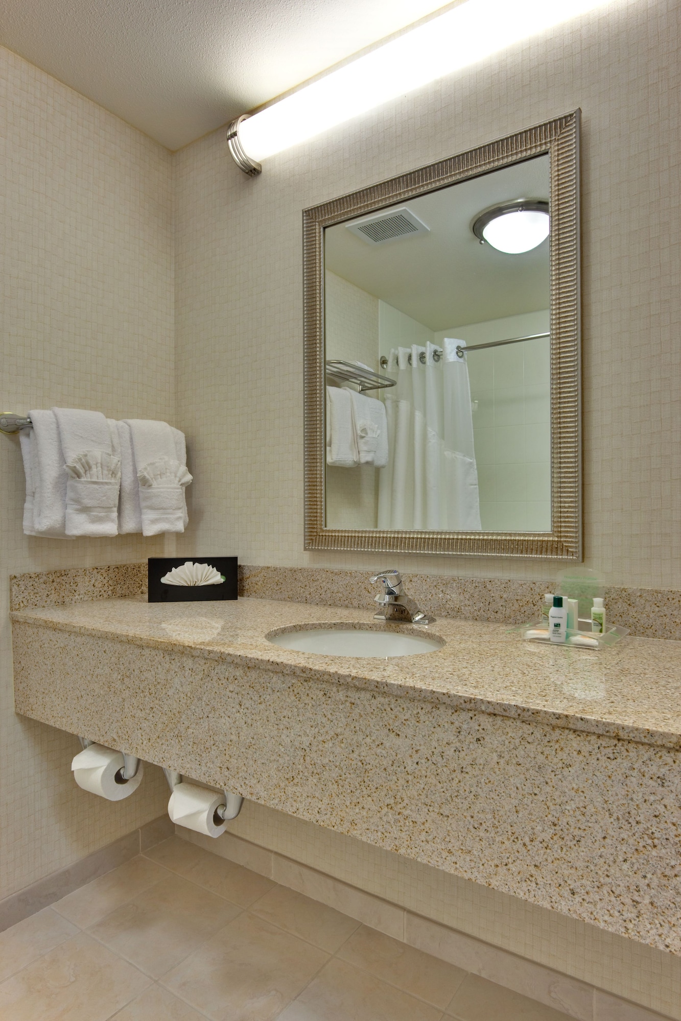 holiday inn and suites bakersfield by ihg
