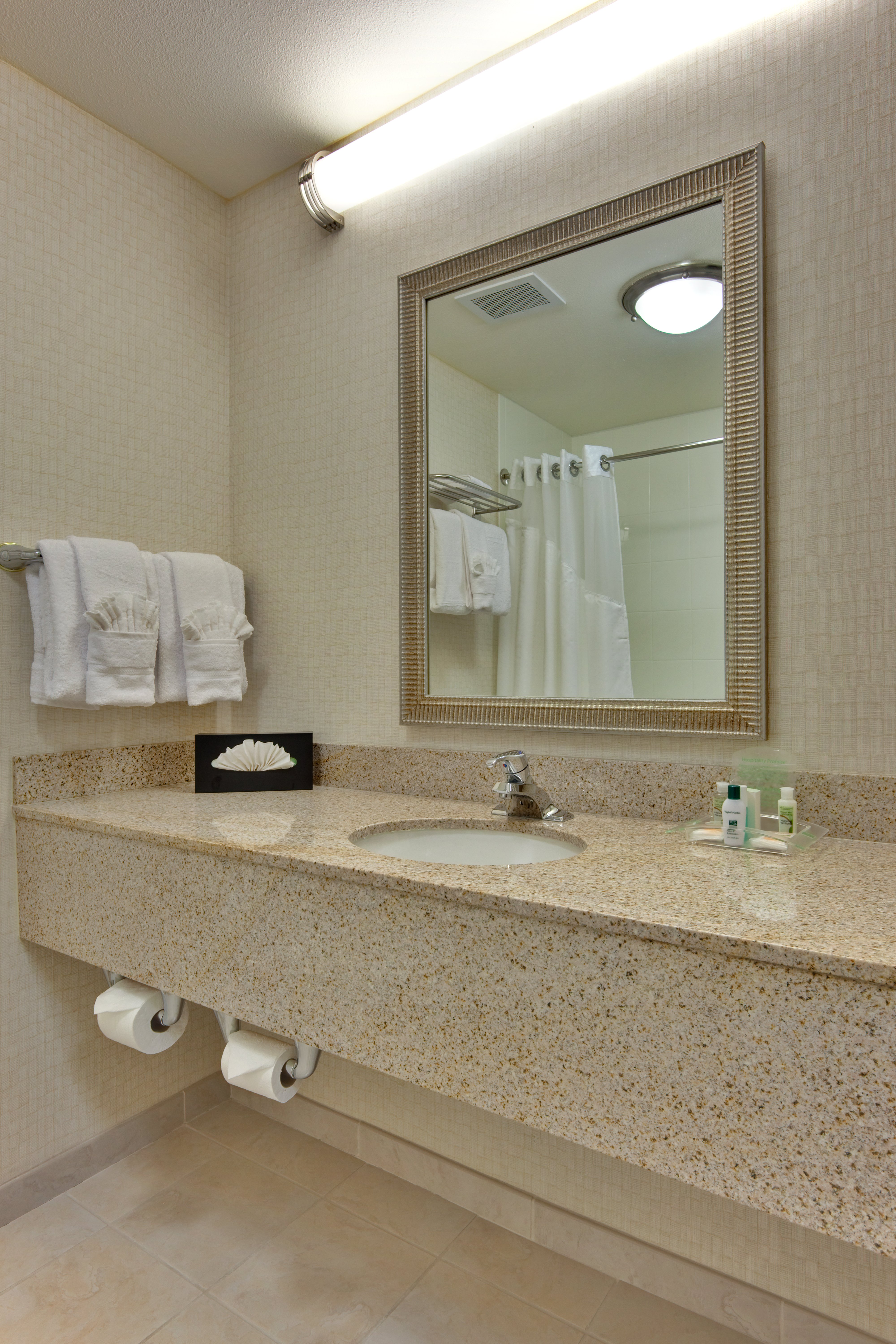 holiday inn and suites bakersfield by ihg