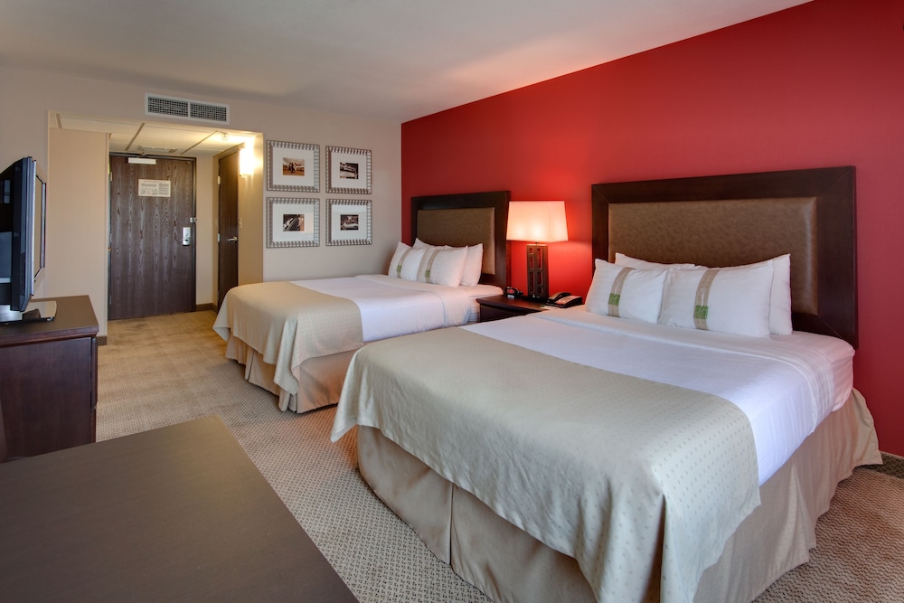 holiday inn and suites bakersfield by ihg