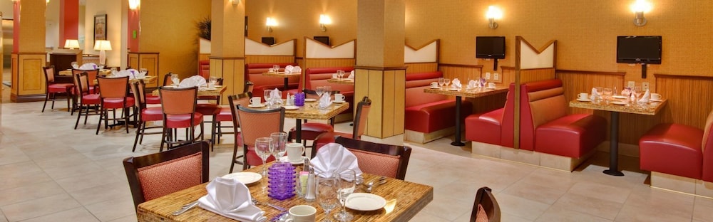 holiday inn and suites bakersfield by ihg
