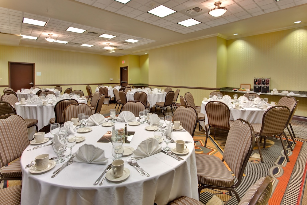 holiday inn and suites bakersfield by ihg