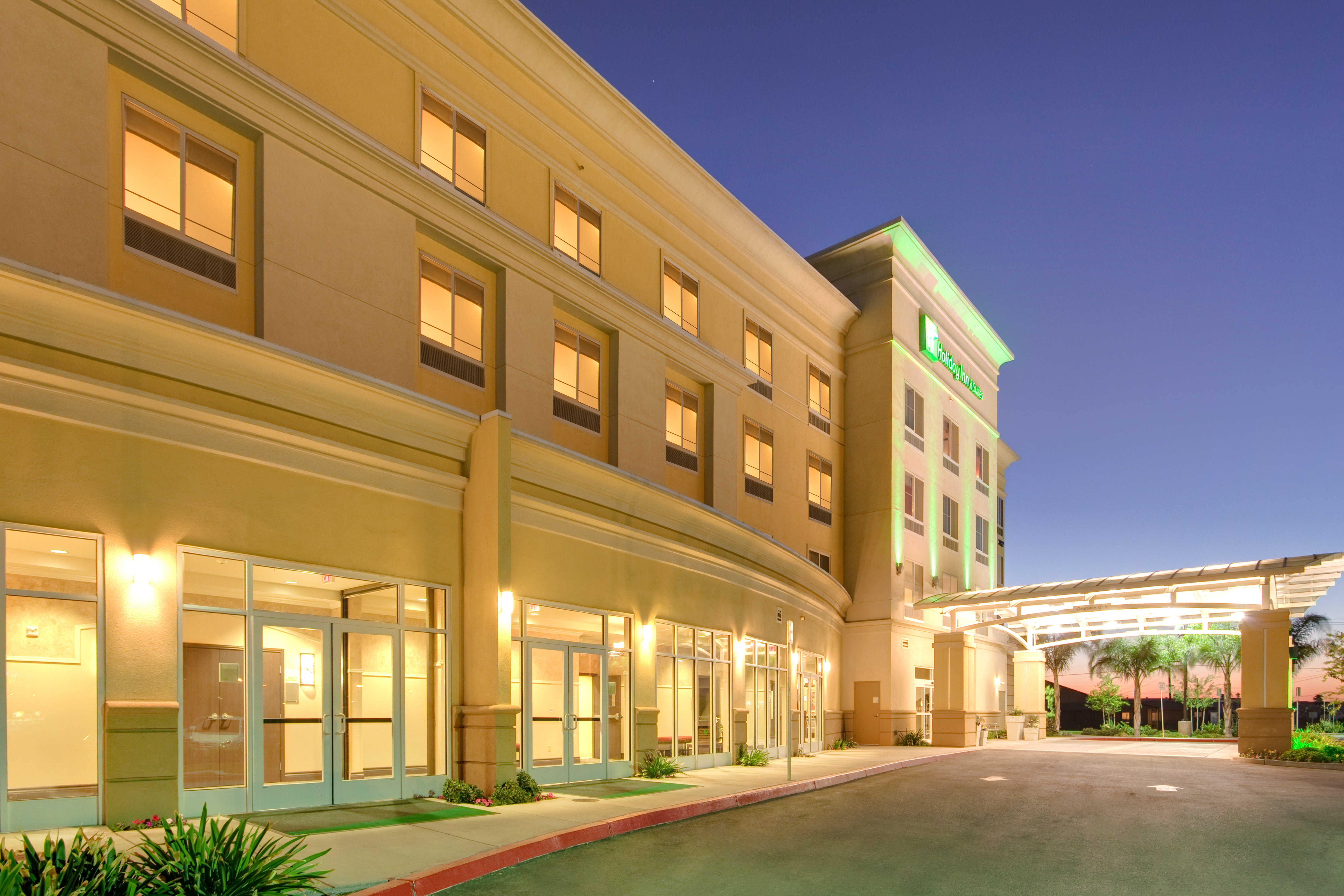 holiday inn and suites bakersfield by ihg