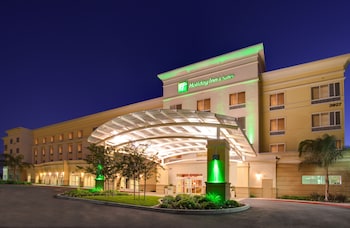 Holiday Inn & Suites Bakersfield By Ihg,California>>Bakersfield,3 star